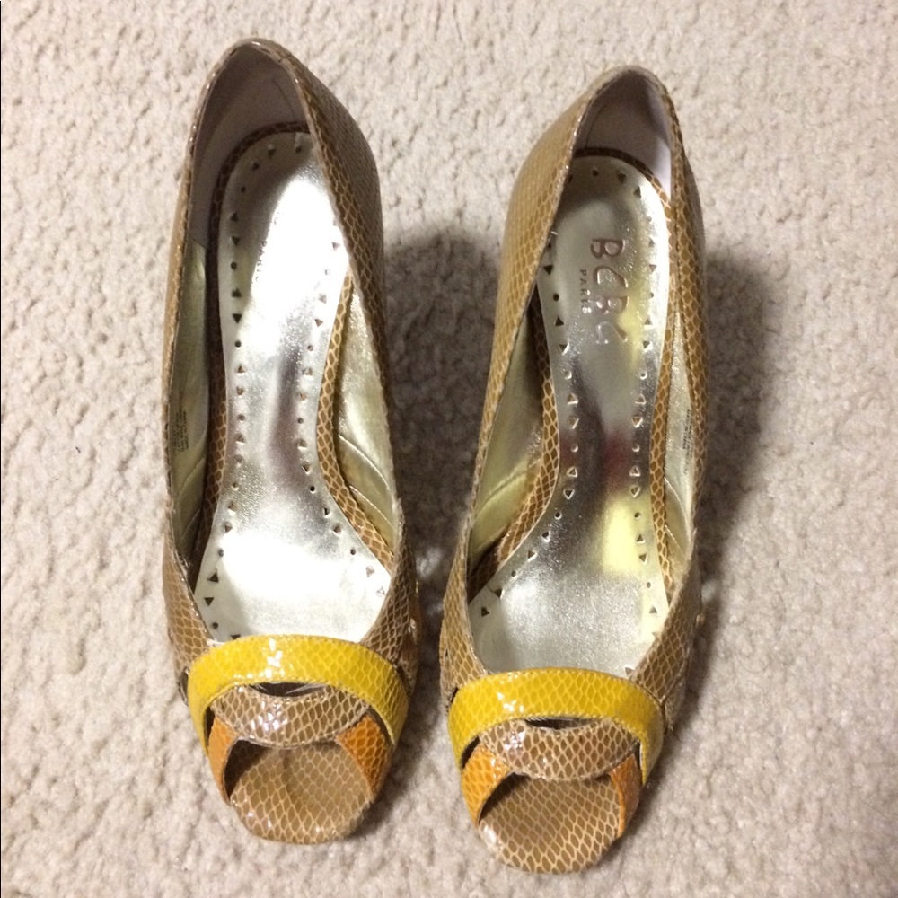 BCBG Paris Snakeskin/Patchwork Pumps